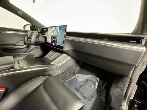 Used 2022 Tesla Model S Plaid image 18