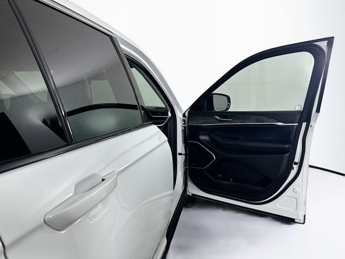 Used 2022 Jeep Grand Cherokee Limited 4xe AWD/4WD image 34