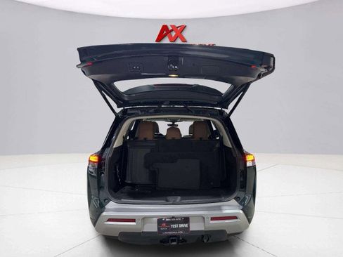 Used 2024 Nissan Pathfinder Platinum w/ Cargo Package image 49