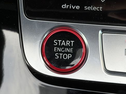 Used 2024 Audi RS Q8 image 33