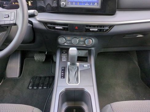 New 2025 Nissan Kicks S image 17