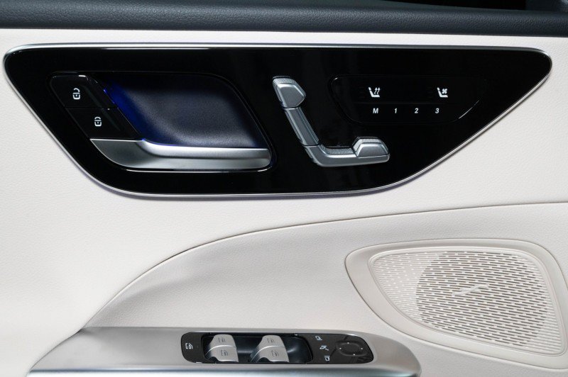New 2026 Mercedes-Benz C 300 Sedan image 22