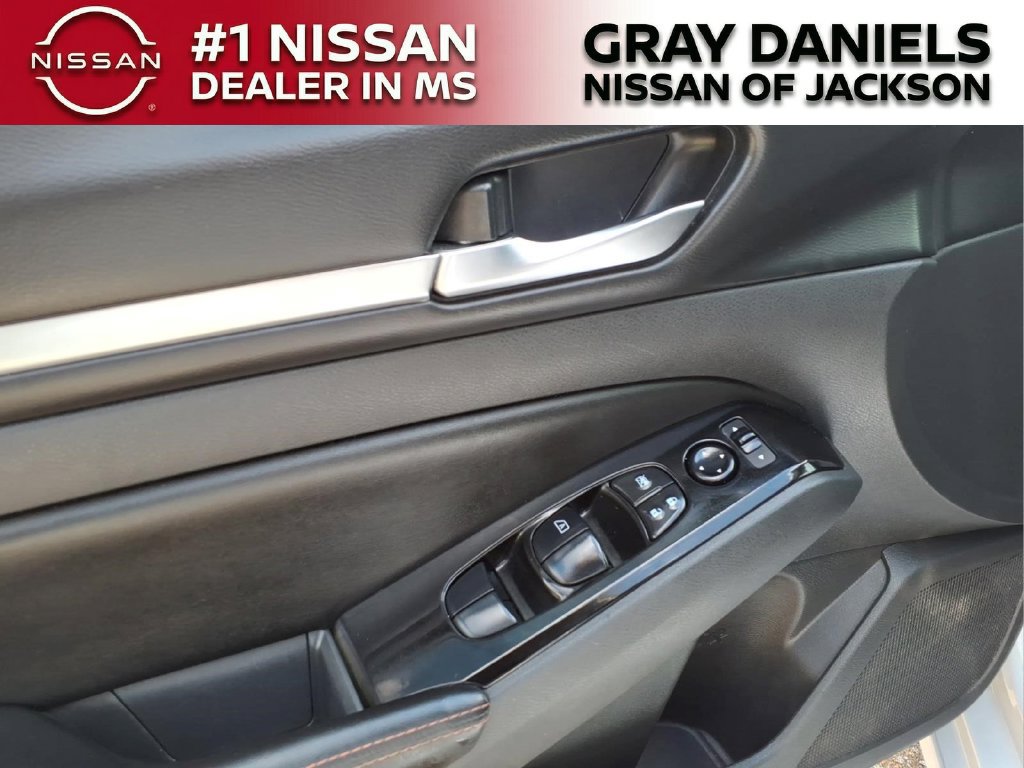 Used 2024 Nissan Altima 2.5 SR FWD image 10