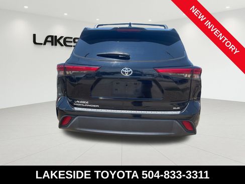 Used 2023 Toyota Highlander XLE FWD image 5