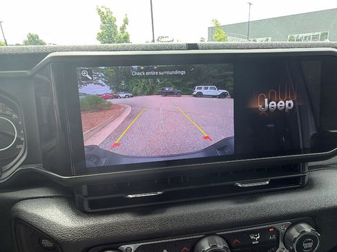 Used 2025 Jeep Gladiator Sport AWD/4WD image 35