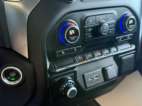 Used 2022 Chevrolet Silverado 1500 RST image 25
