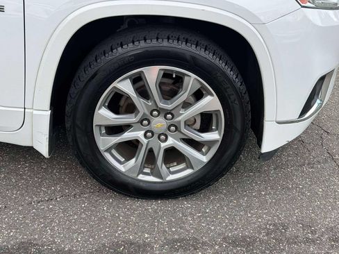 Used 2019 Chevrolet Traverse Premier w/ LPO, Blackout Package AWD/4WD image 9