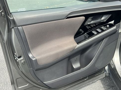 Certified 2024 Subaru Solterra AWD/4WD image 23