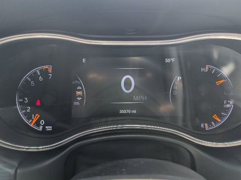 Used 2022 Jeep Grand Cherokee Laredo X image 15