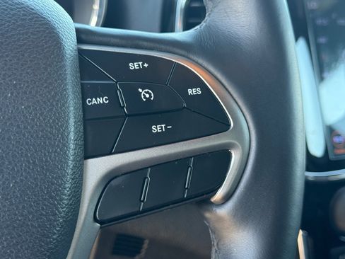 Used 2019 Jeep Grand Cherokee Limited w/ Luxury Group II RWD image 15
