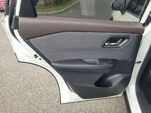 Used 2021 Nissan Rogue SV FWD image 14