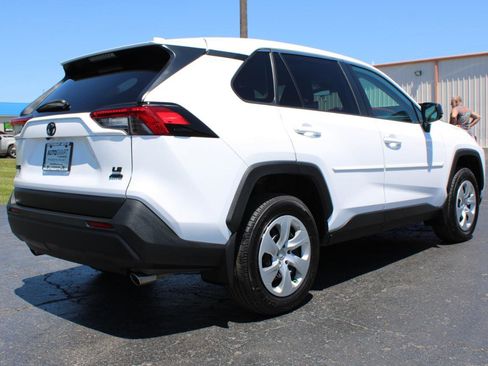 Used 2023 Toyota RAV4 LE AWD/4WD image 4