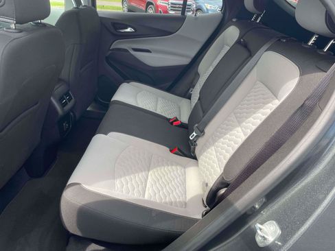 Used 2020 Chevrolet Equinox LS w/ LS Convenience Package FWD image 6