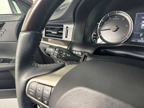 Used 2018 Lexus ES 350 w/ Luxury Package w/Wood Trim FWD image 20