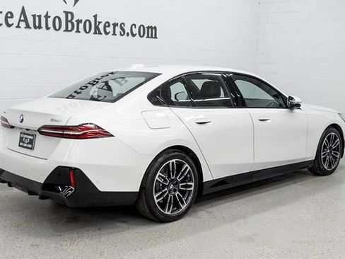 Used 2026 BMW 530i xDrive image 6