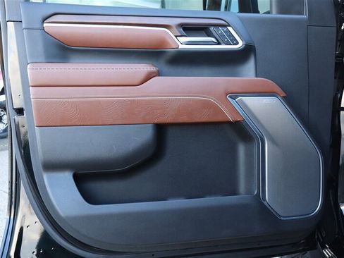 Used 2025 GMC Sierra 3500 Denali Ultimate image 13