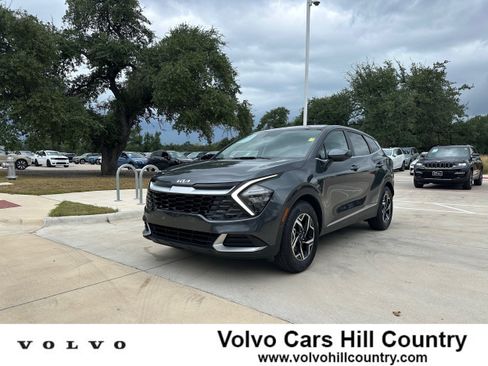 Used 2023 Kia Sportage LX image 1