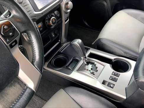 Used 2015 Toyota 4Runner SR5 Premium RWD image 16