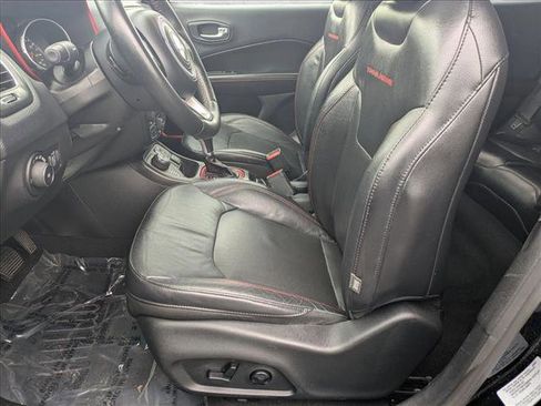 Used 2017 Jeep Compass Trailhawk w/ Leather Interior Group AWD/4WD image 15