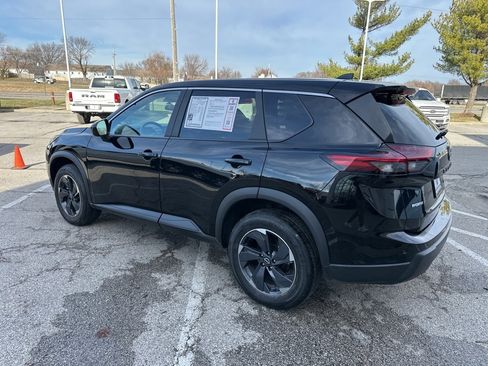 Used 2024 Nissan Rogue SV image 22