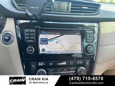 Used 2017 Nissan Rogue SV w/ SV Premium Package FWD image 20