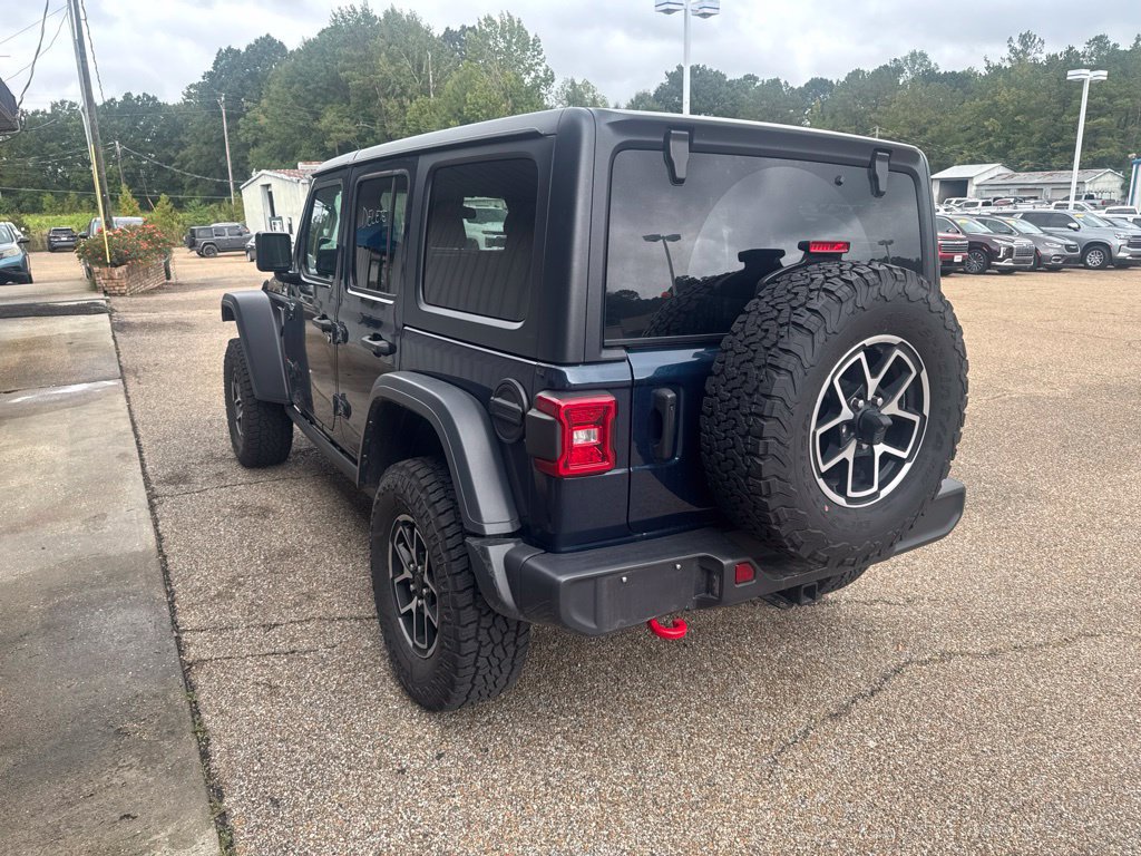 Used 2025 Jeep Wrangler Unlimited Rubicon AWD/4WD image 4