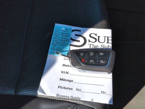 Used 2022 Cadillac Escalade ESV Premium Luxury image 38