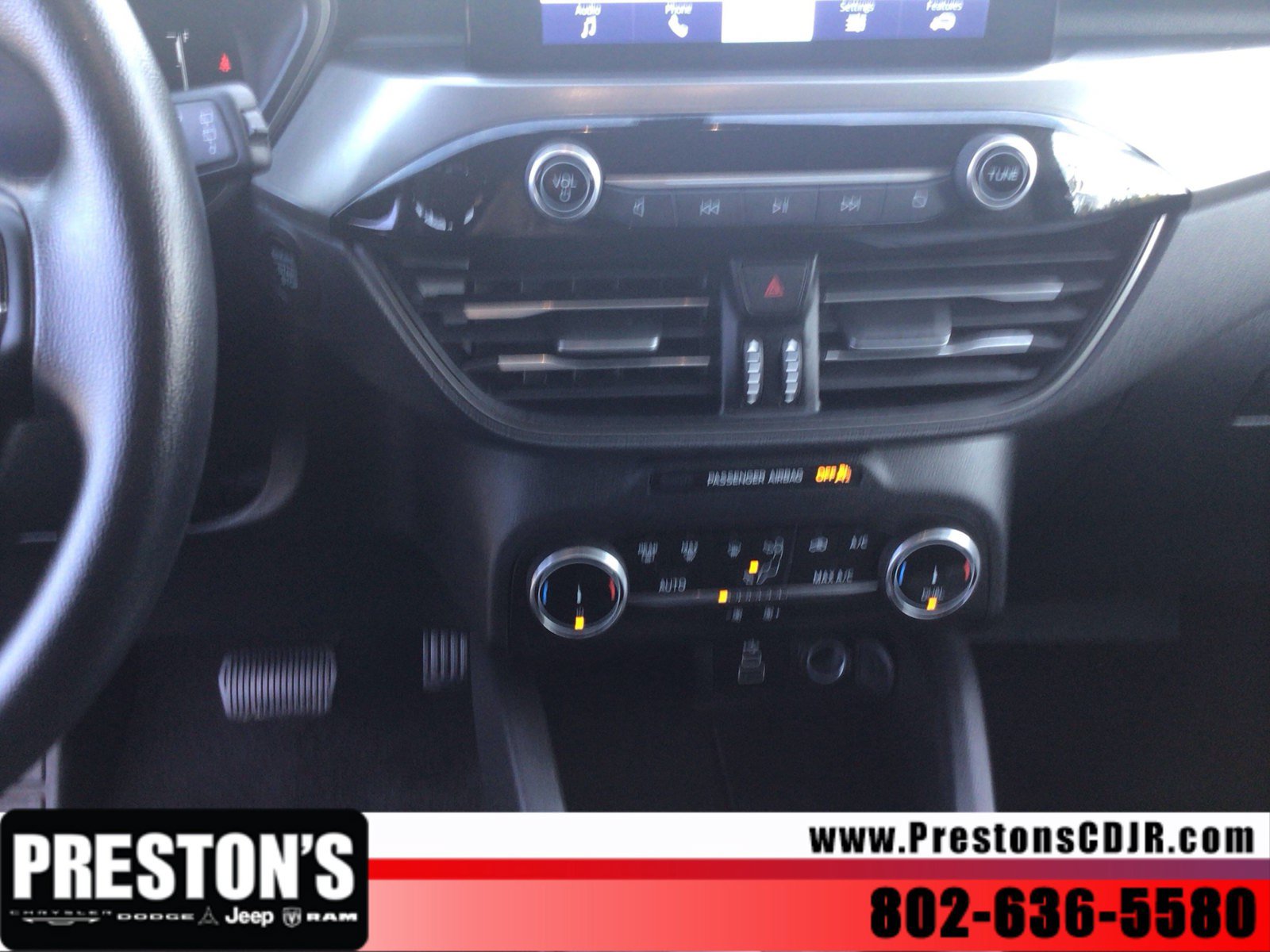 Used 2025 Ford Escape Active AWD/4WD image 17