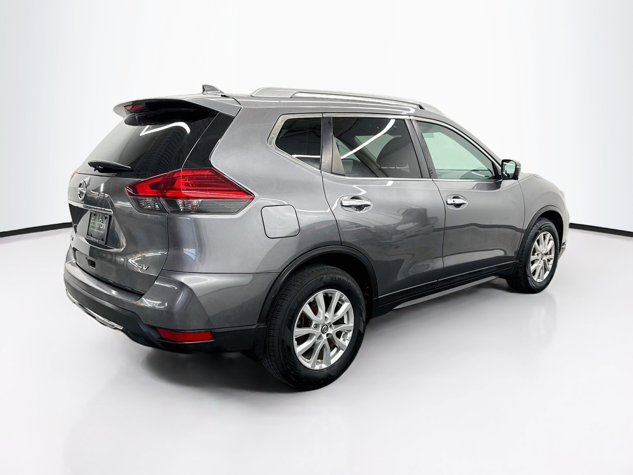 Used 2017 Nissan Rogue SV w/ SV Premium Package FWD image 9
