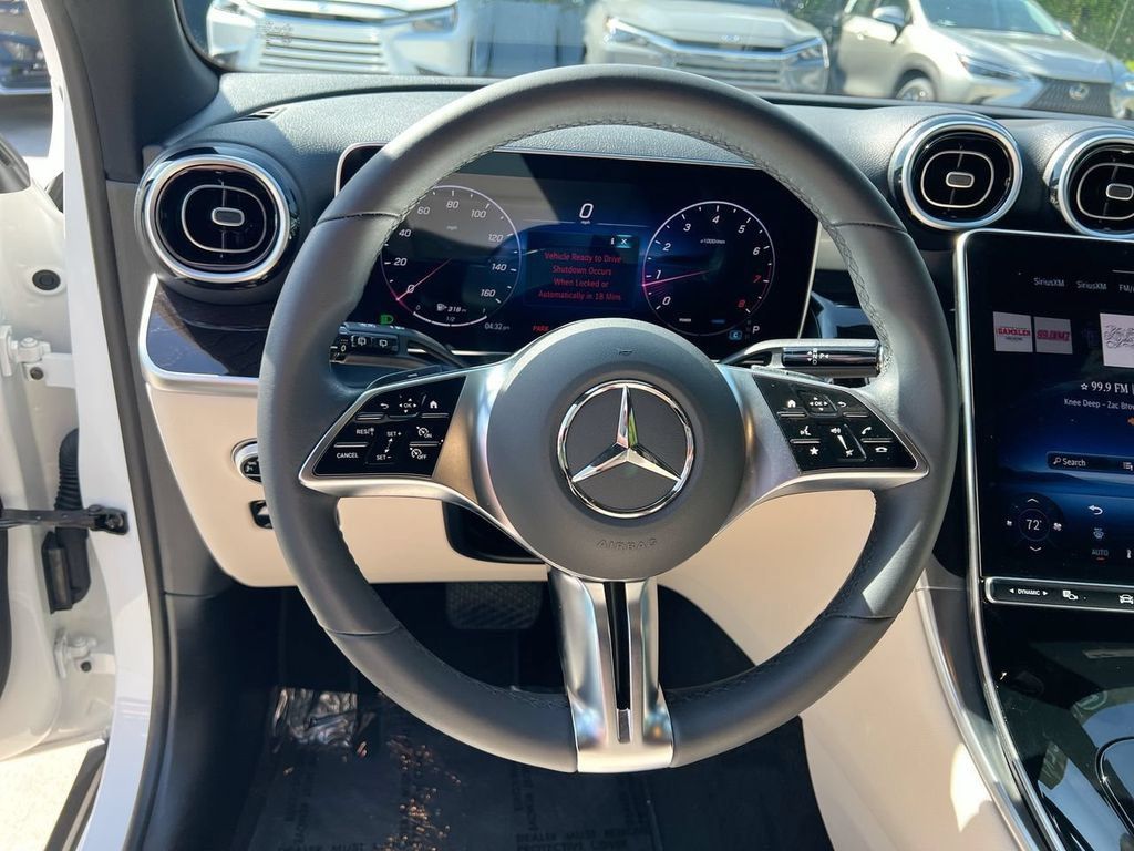 Used 2025 Mercedes-Benz GLC 300 image 12