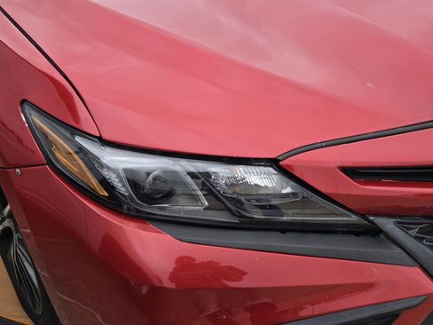 Used 2021 Toyota Camry SE FWD image 28