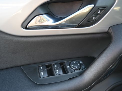 Used 2021 Chevrolet Blazer LT image 16