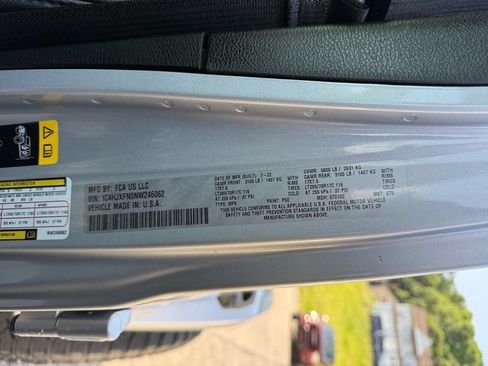 Used 2022 Jeep Wrangler Unlimited Rubicon w/ LED Lighting Group AWD/4WD image 31
