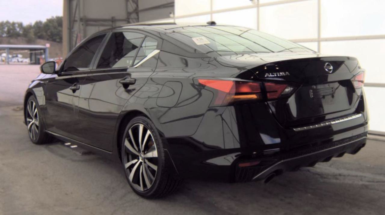 Used 2022 Nissan Altima 2.5 SR FWD image 3