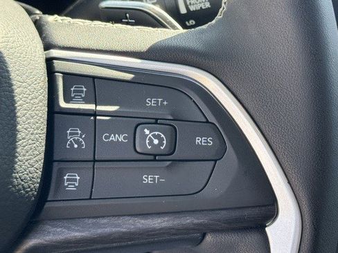 Certified 2023 Jeep Grand Cherokee L Limited w/ Luxury Tech Group II image 18