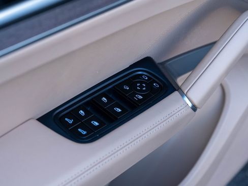 Certified 2024 Porsche Cayenne image 21