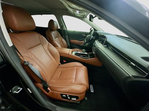 Used 2020 Kia K900 Luxury image 34