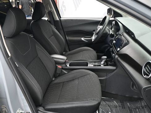 Used 2021 Nissan Kicks SV FWD image 19