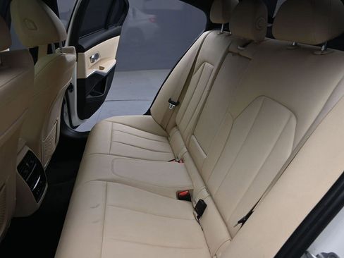 Used 2019 BMW 330i Sedan w/ Driving Assistance Package image 18