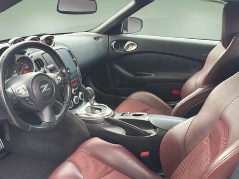 Used 2010 Nissan 370Z Touring RWD image 35