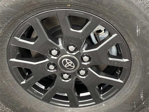 New 2025 Toyota 4Runner SR5 image 6