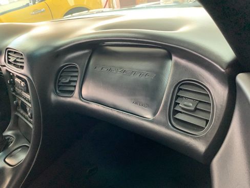 Used 1998 Chevrolet Corvette Coupe w/ Roof Pkg image 14