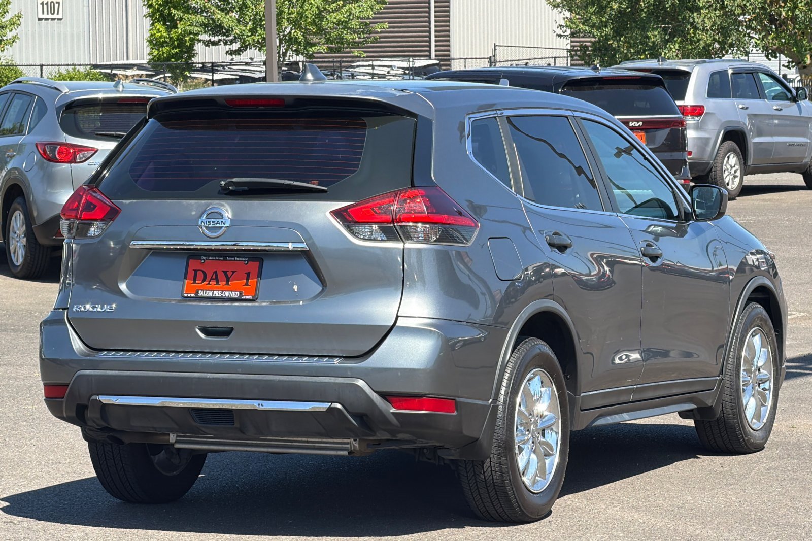 Used 2018 Nissan Rogue S FWD image 5