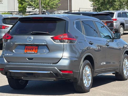 Used 2018 Nissan Rogue S FWD image 5