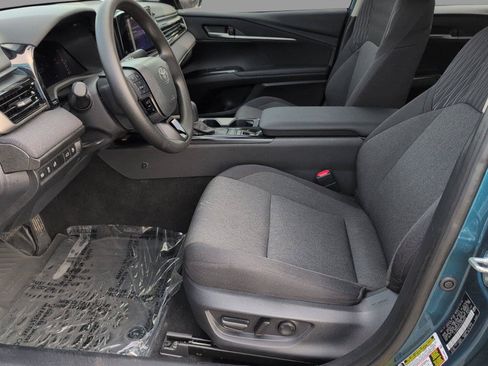 Used 2025 Toyota Camry LE w/ Convenience Package FWD image 12