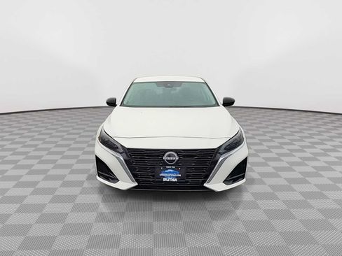 Used 2025 Nissan Altima 2.5 SV FWD image 3