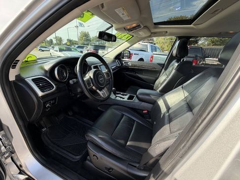 Used 2013 Jeep Grand Cherokee Laredo AWD/4WD image 10