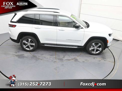 Used 2023 Jeep Grand Cherokee Limited w/ Trailer Tow Prep Group (B) image 31