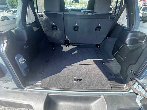 Used 2025 Jeep Wrangler Unlimited Sport AWD/4WD image 10
