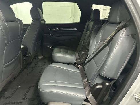 Used 2022 Buick Enclave Premium image 40